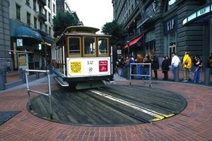 神戸で快適な滞在を実現する東横INNJR神戸駅北口：アクセス良好で充実の設備を誇るビジネスホテル